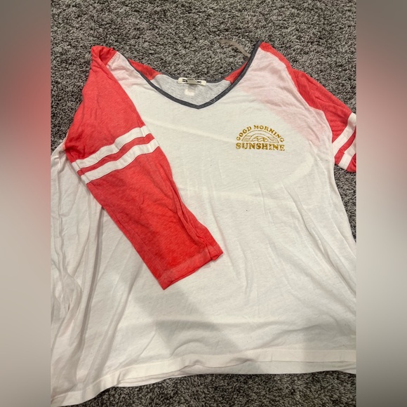 Billabong Tops - Billabong Jersey t shirt